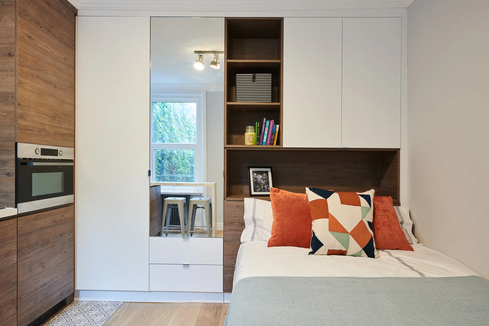Apartment with bespoke joinery - a MILO Group project