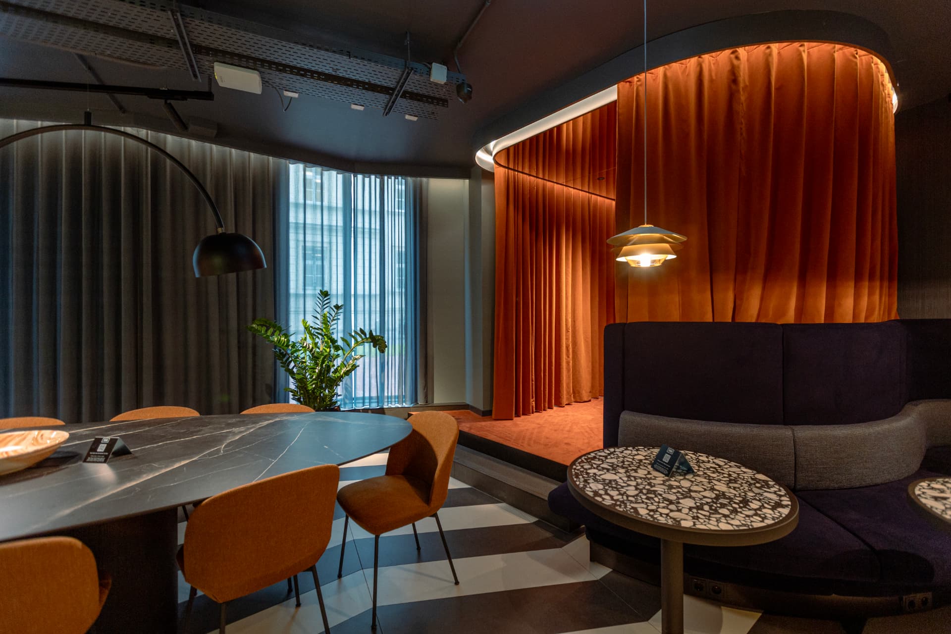 Lobby - loża i stoliki